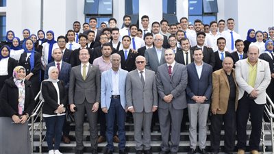 محافظ بورسعيد يتابع سير العمل داخل جامعة السلام التكنولوجية