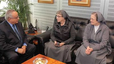 الرئيسة العامة للراهبات الساليزيانيات تزور مكتبة الإسكندرية