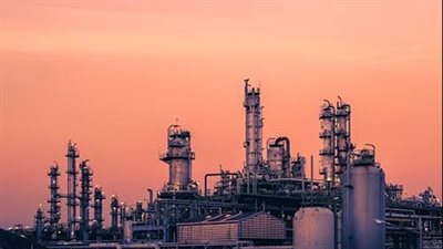 هبوط أسعار النفط اثنين بالمئة مع استمرار القلق حيال الطلب الصيني