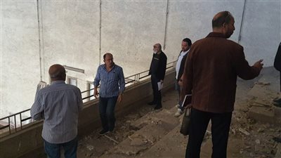 رئيس جامعةحلوان يتفقد مسرح كلية التجارة وإدارة الأعمال بالزمالك 