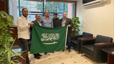 رئيس جامعة حلوان يلتقي الوافدين السعوديين في برنامج إدارة المستشفيات