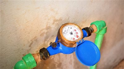 مياه الإسكندرية: توصيل الخدمة للأسر الأكثر احتياجا في أبيس (صور)