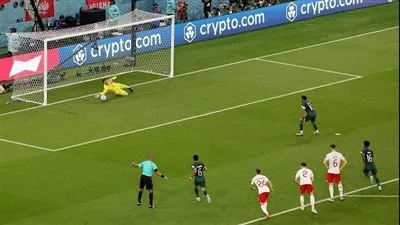 عاجل بالفيديو.. سالم الدوسري يهدر ركلة جزاء للسعودية أمام بولندا في كأس العالم