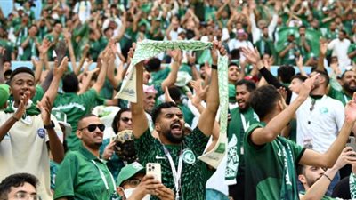 الجماهير السعودية والعربية تقدم لوحة فنية في استاد المدينة التعليمية