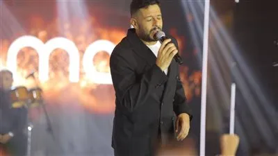 محمد حماقي يشعل حفله بالتجمع الخامس بحضور ريا أبي راشد وعدد من نجوم الفن (صور)