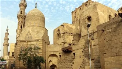 لأول مرة.. تجهيز مسار سياحي في الآثار الإسلامية بنطقة الدرب الأحمر 