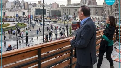 قبل افتتاحه.. محافظ الإسكندرية يتفقد ميدان 