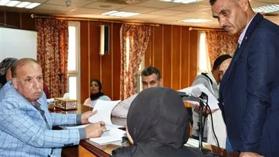  محافظ أسوان يكلف السكرتير العام بالاستماع لمشكلات ومطالب المواطنين