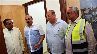 محافظ أسوان يتفقد عددا من المشروعات بنصر النوبة ضمن 