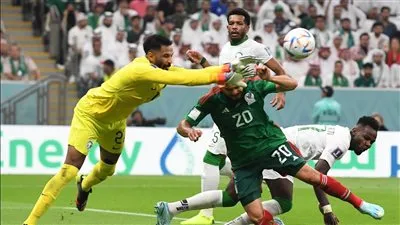 تسديدة صاروخية.. المكسيك تسجل هدفًا مذهلًا في مرمى السعودية 