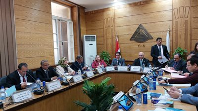 رئيس جامعة بنها: تنظيم زيارات ميدانية للطلاب لمشروعات مبادرة 