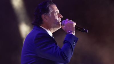 بالصور.. راغب علامة يطرب جمهوره الكويتي بأولى حفلاته بعد غياب سنة