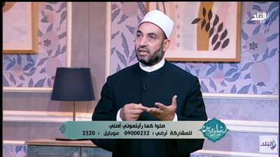 متى تجوز الصلاة بالحذاء ؟.. وكيل الأوقاف الأسبق يُوضح (فيديو)
