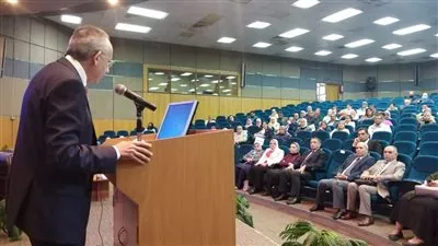 نائب رئيس جامعة الإسكندرية يشهد افتتاح ندوة 