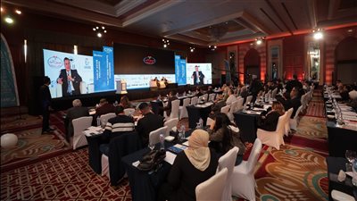 وزير السياحة والآثار يستعرض الوضع الاقتصادي السياحي لمصر بمؤتمر المال والأعمال 