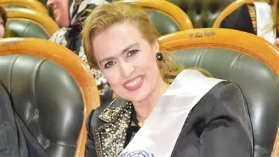 مهرجان الأمم المتحدة للفنون يهدي الفنانة سيمون جائزة فاتن حمامة