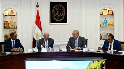 وزير الإسكان ومحافظ بورسعيد يتابعان موقف المشروعات التنموية بمدينة 