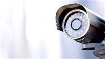 خبير تكنولوجي يُحذر من وضع كاميرات المراقبة بغرف النوم (فيديو)