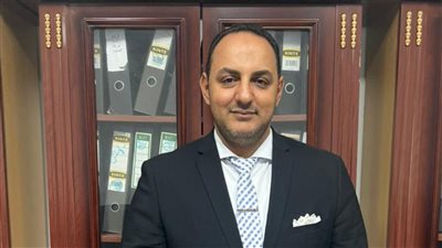 عاجل..محلل اقتصاد يدعو الحكومة لعدم تحرير سعر العملة