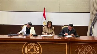 عاجل.. توقيع عقد تنفيذ المرحلة الرابعة من مشروعات البنية الأساسية لمنظومة المخلفات بالمحافظات