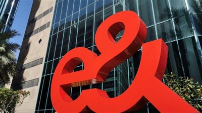 اتصالات الامارات ترفع حصتها في مجموعة vodafone البريطانية 11 %