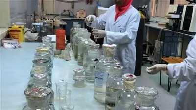 جهود كبيرة لصحة أسوان لفحص المياه والاغذية وتحليل المخدرات