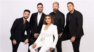 محمد نور ينشر صورة تجمعه بـ الفنانه أنغام وباقي أعضاء فرقة واما 