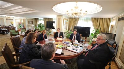 وزير التعليم العالي يصدر قرارًا بإغلاق كيان وهمي في البحر الأحمر 