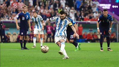 عاجل.. ميسي يفتتح التسجيل للأرجنتين أمام كرواتيا 