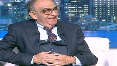 عاطف بشاي: الوسط الفني مغرم بكوميديا الهلس والإفيه الخارج من المقاهي