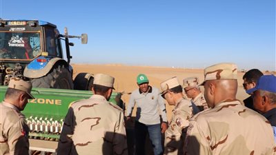  رئيس أركان حرب القوات المسلحة يتفقد مشروع إستصلاح الأراضى الصحراوية 