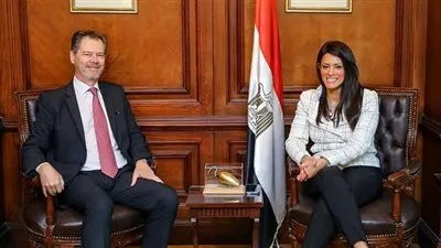 وزيرة التعاون الدولي تبحث مع سفير إسبانيا بالقاهرة جهود تعزيز التعاون في مجال النقل المستدام 