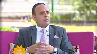 خبير اقتصادي يكشف خطوات الدولة القادمة للخروج من أزمة التضخم 