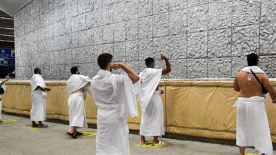 ما هو الفرق بين جمرة العقبة والجمرات الثلاث؟