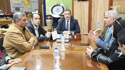 محافظ المنوفية يناقش معوقات أعمال الرصف والصرف الصحي 