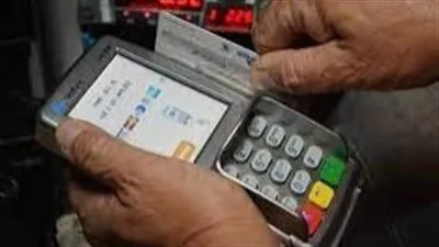 اعترافات عامل مكتبة بتهمة سرقة ماكينات شحن إلكتروني بحلوان