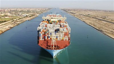 بعد تعويم السفينة.. متحدث قناة السويس: عبور 51 سفينة دون مشكلات (فيديو)