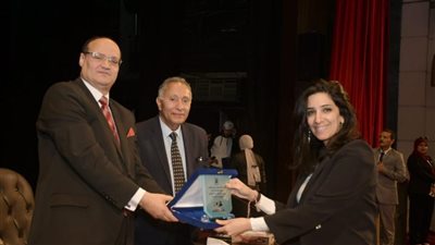 20 فرقة تشارك فى حفل ختام مهرجان المسرح للعروض القصيرة بجامعة القاهرة