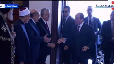 عاجل.. السيسي يصل مقر احتفالية 