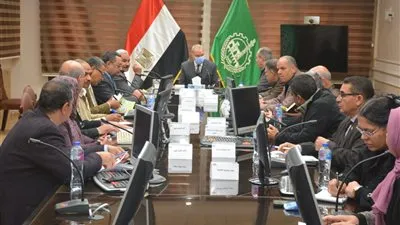 محافظ القليوبية يبحث تعويض ملاك وقاطني عقار شارع أحمد عرابي بشبرا الخيمة