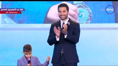 كريم فهمي يقف لأول مرة أمام الرئيس السيسي في احتفالية 