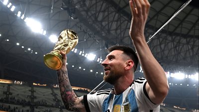 بطل العالم.. برج السرطان يحسم رحيل ميسي عن باريس سان جيرمان