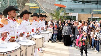 إدارة الموسيقات العسكرية تشارك فى إقامة حفل لأطفال مؤسسة مستشفى سرطان 57357