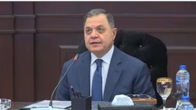 وزير الداخلية يبحث مع مساعديه خطط تأمين احتفالات رأس السنة