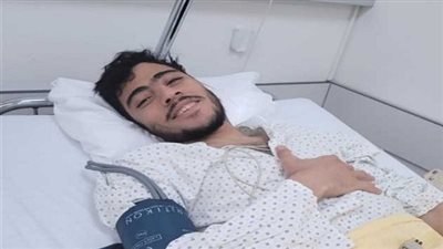 طبيب الأهلي يطمئن الجماهير بعد نجاح جراحة أكرم توفيق