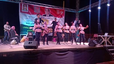 تفاعل جماهيري مع فرقة أوبرا عربي في المسرح المتنقل ببلاط بالداخلة 