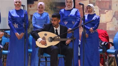 رئيس قصور الثقافة يشهد عرض فرقة أسيوط للموسيقى العربية بسينما هيبس