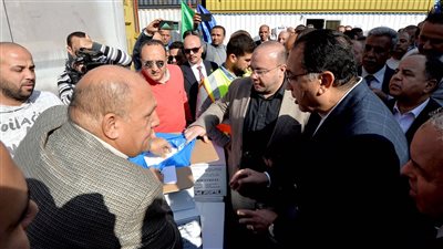 رئيس الوزراء: توفير السلع الأساسية بالأسواق المحلية ودفع عجلة الاقتصاد الوطني