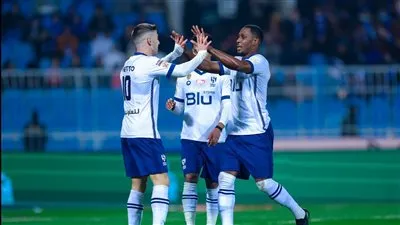 الهلال يتعثر بتعادل قاتل أمام ضمك في الدوري السعودي.. شاهد الأهداف 