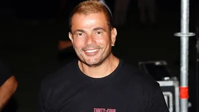 حظوظ عمرو دياب في العام الجديد (فيديو)